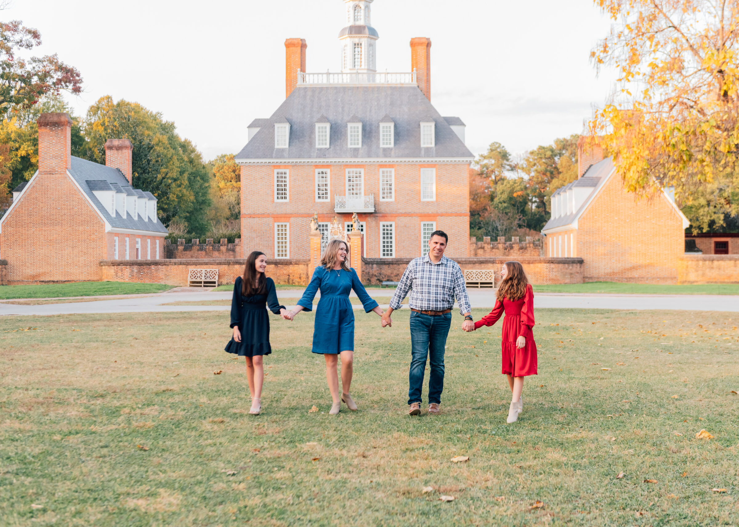 Colonial Fall Mini Sessions | Kellyn Wilson Photography
